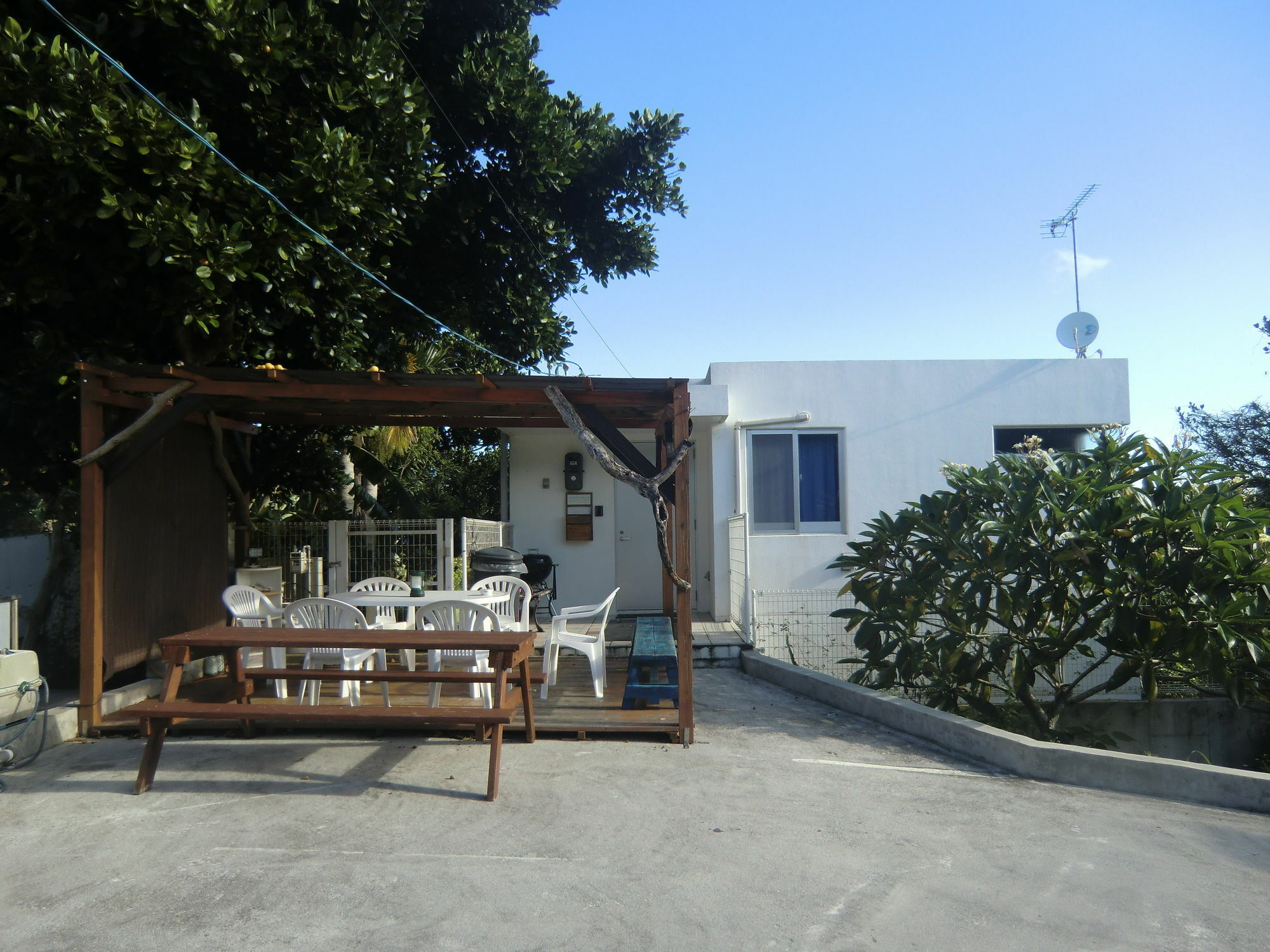 Holiday House Ryukyu-An "Music Hostel" Jomitan Kültér fotó